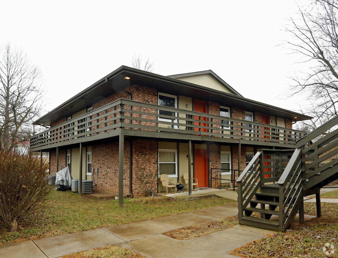 Foto del edificio - Pine Tree Apartments