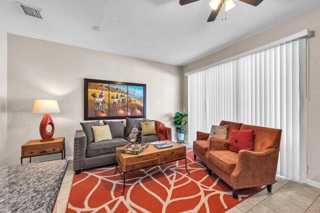 Foto del edificio - 7085 Woodchase Glen Dr