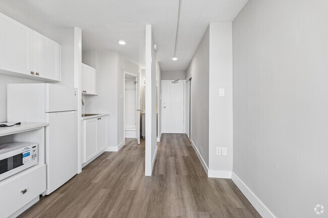 BACHELOR - 200SF - Living Room - Bradley Court
