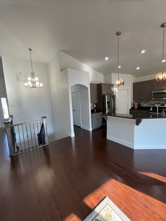 Building Photo - Spacious 5BR Rambler House in Lehi