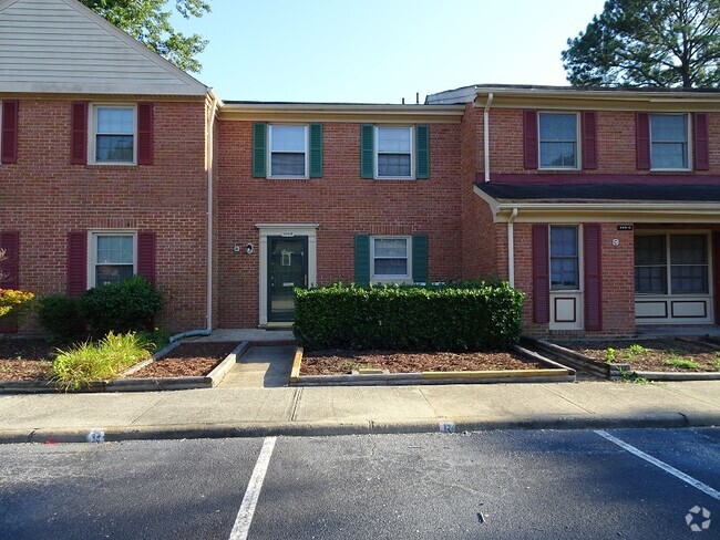 Building Photo - 399 Circuit Ln