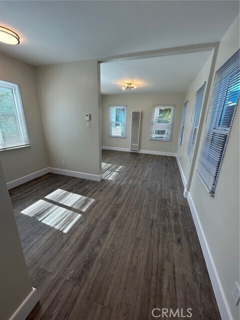 Foto del edificio - 1082 W 21st St