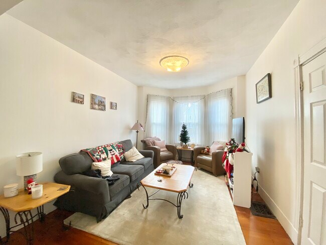 Building Photo - 7 Cherokee St