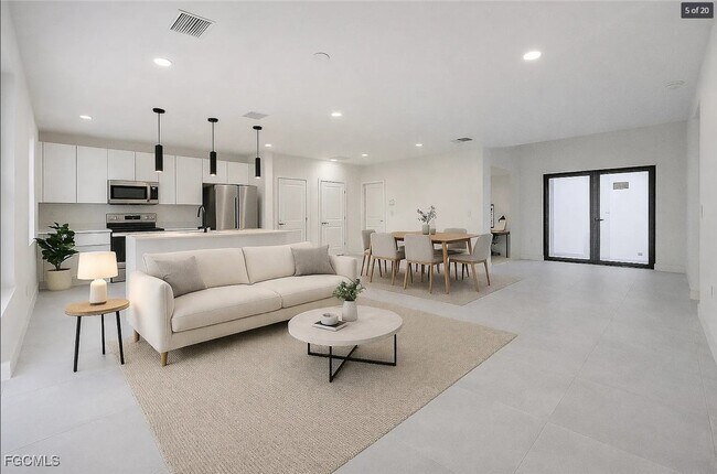 Foto del edificio - 3327 12th St W