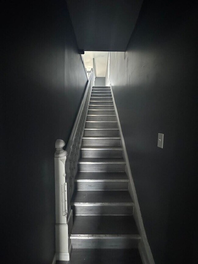 Foto del edificio - 116 E Ridge St