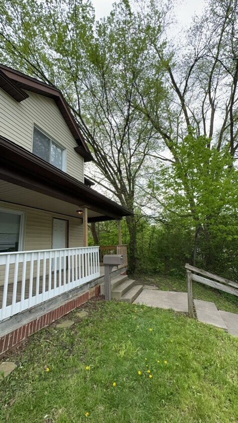 Primary Photo - 3 Bedroom House - South Side