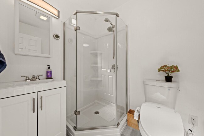 Foto del edificio - Welcome to your beautifully updated home!