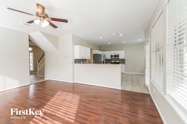 Foto del edificio - 1816 Oak Lake Cir