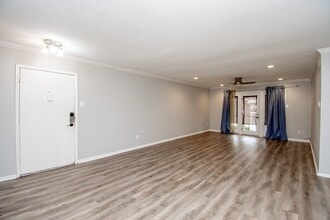 Building Photo - 7575 Katy Fwy