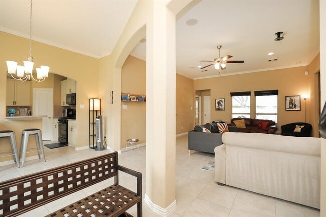 Foto del edificio - 6615 Goldspier St