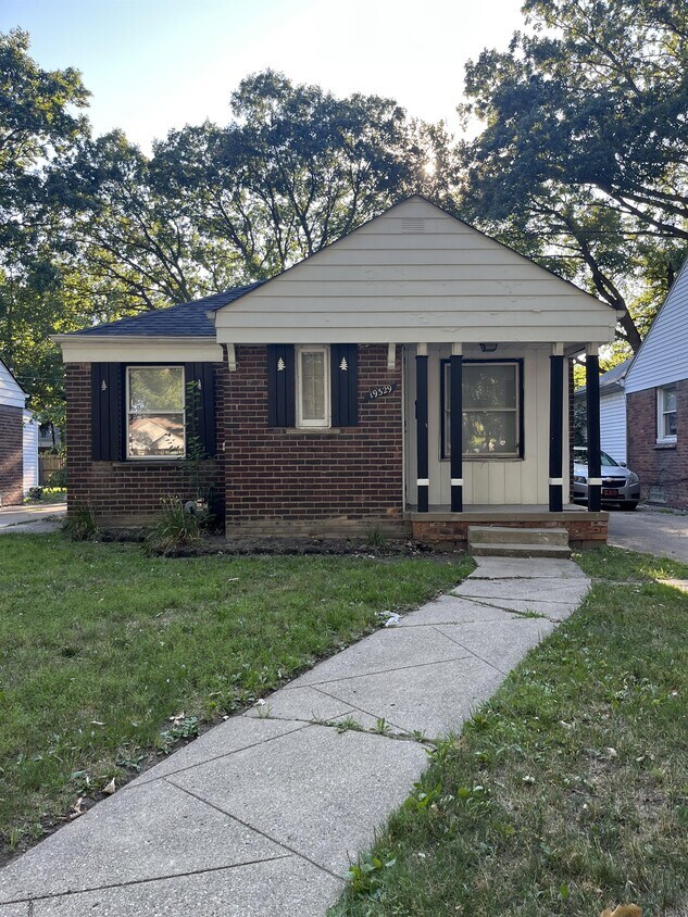 Foto principal - 19329 Sussex St
