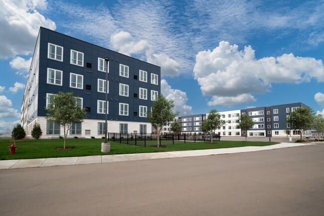 Building Photo - The Landing at Amber Fields