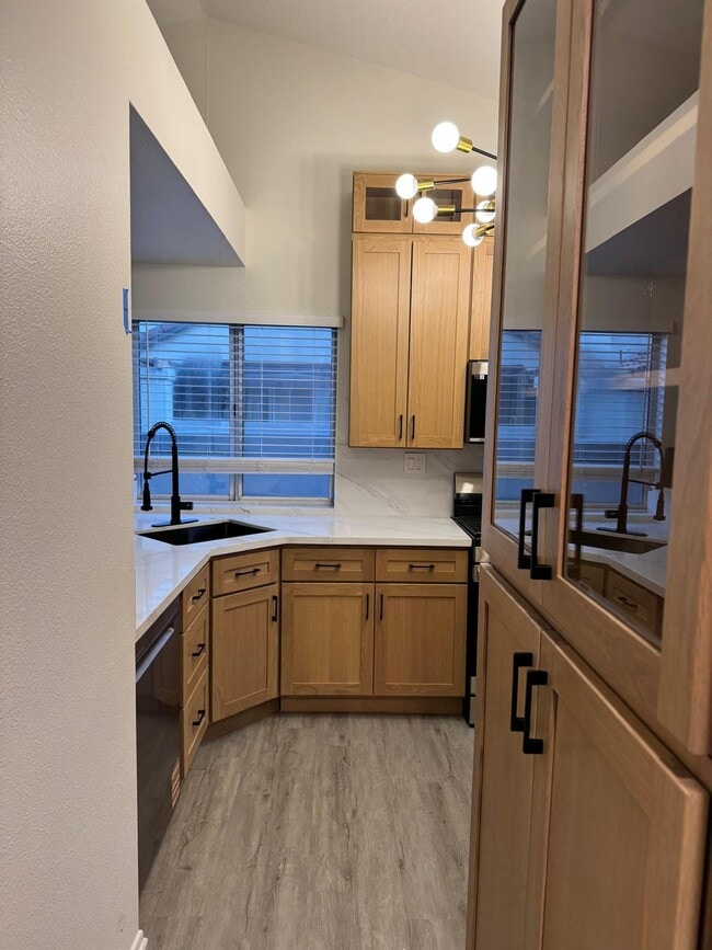 Building Photo - 27533 Calinda