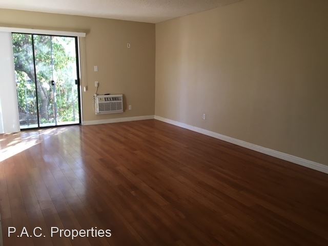 Building Photo - 1 br, 1 bath Apartment - 13019 Oxnard Stre...