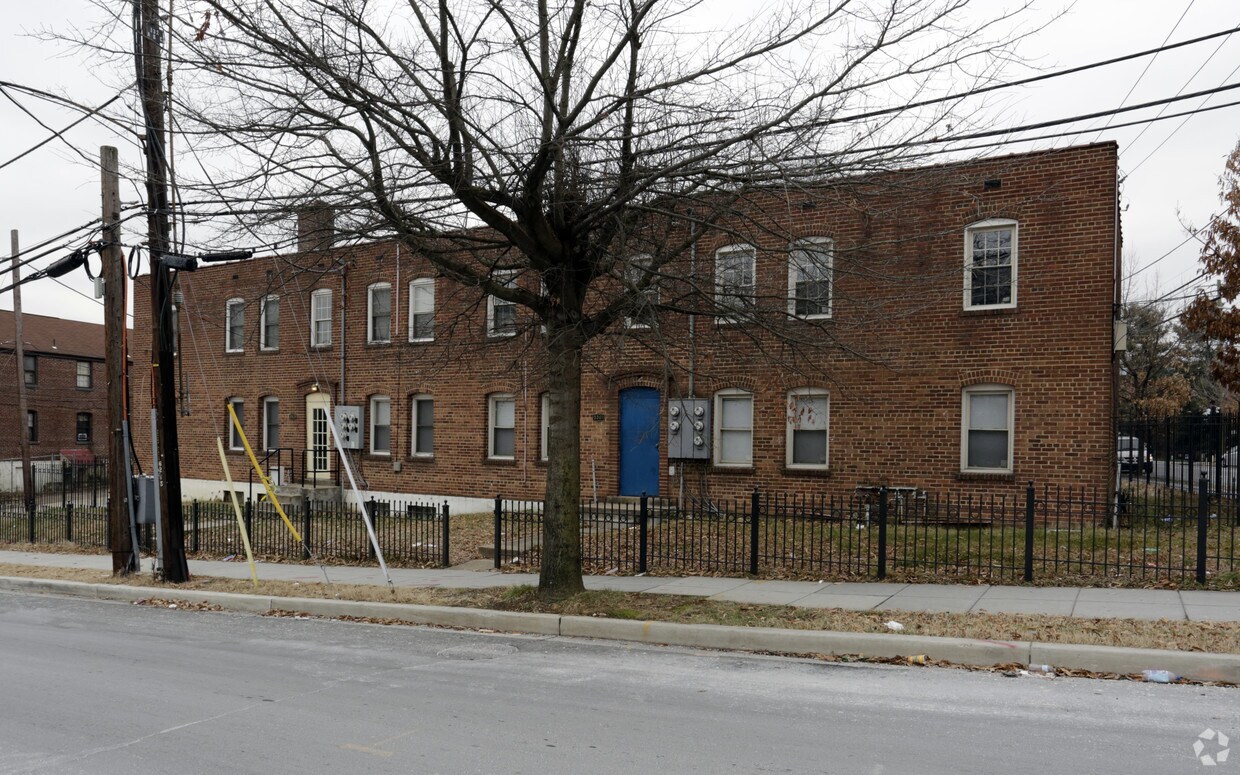 Building Photo - 3301-3303 15th St SE
