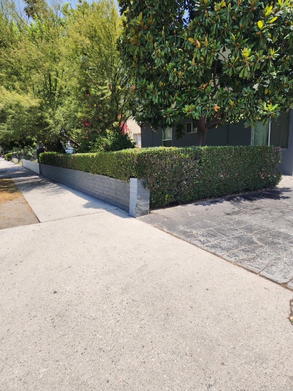 Building Photo - 6640 Woodman Ave