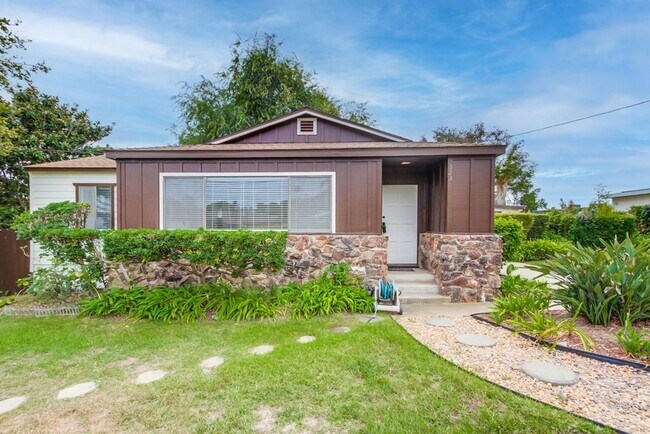 Foto del edificio - Charming Fully Remodeled 3-Bedroom Home in...
