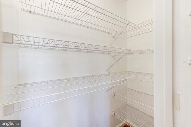 Building Photo - 22148 Trailside Square