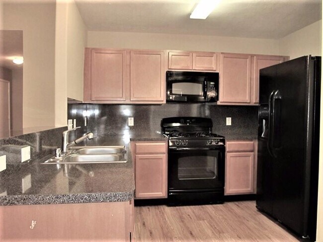 Foto del edificio - 23907 Blossom Crest Ln