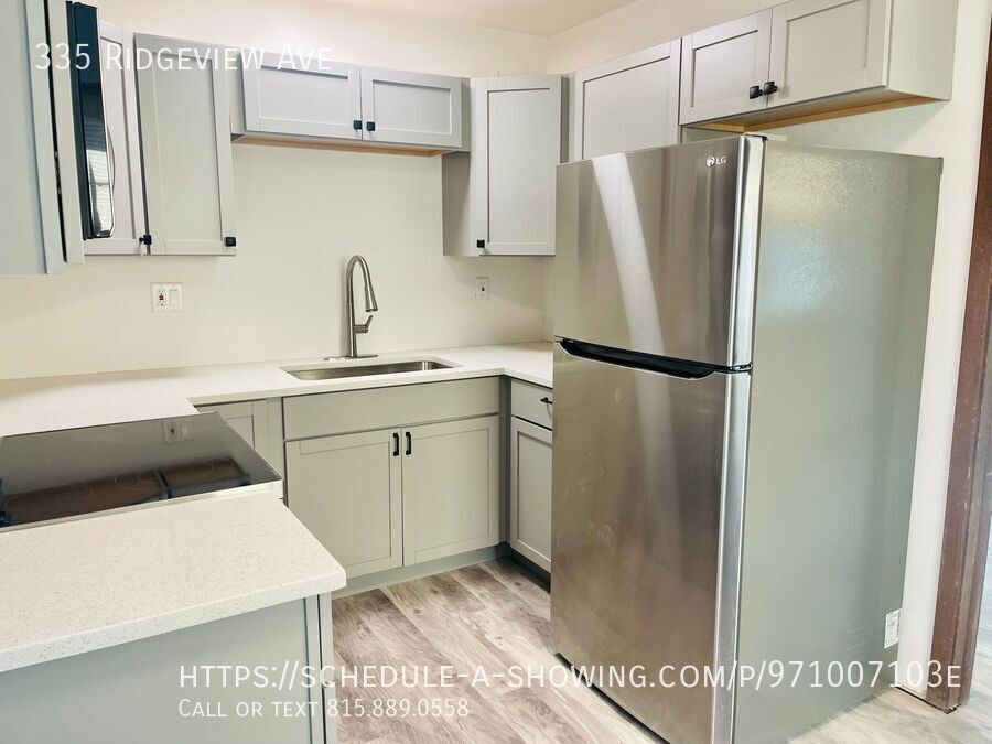 Primary Photo - Newly Renovated 1 Bedroom Apt! Private Ent...