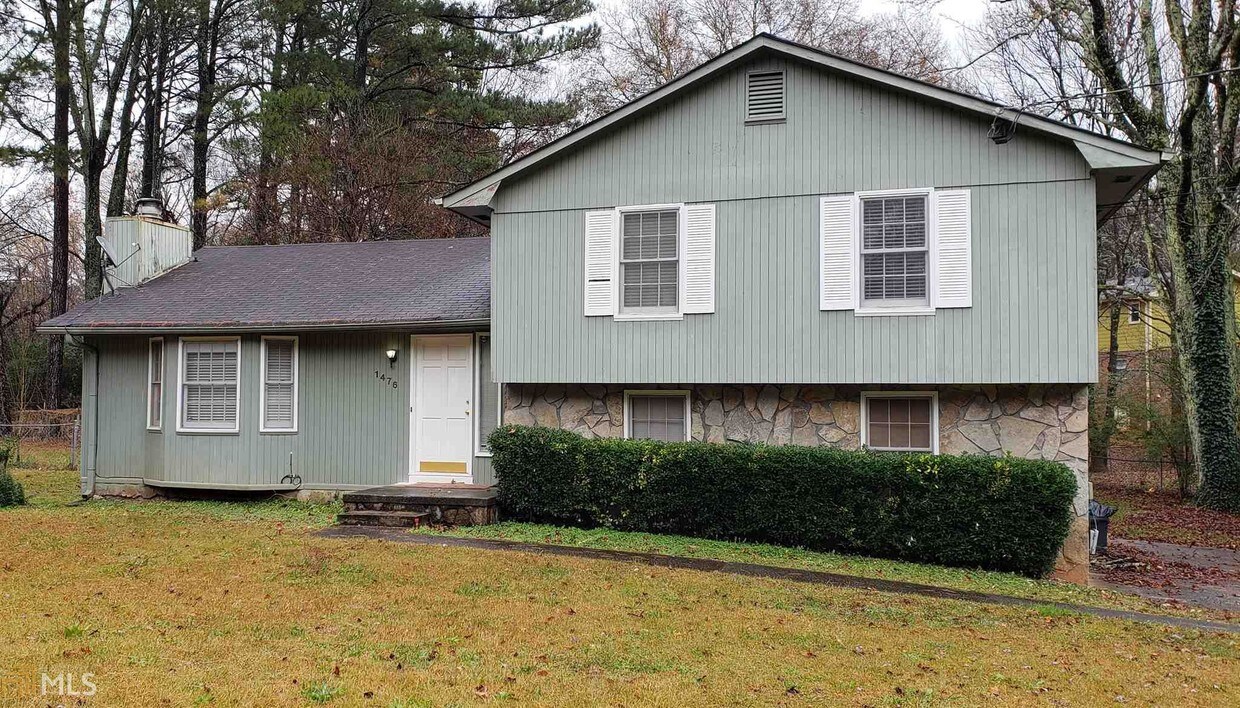 1476 Rockmoor Ct, Stone Mountain, GA 30088 House Rental in Stone