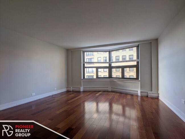 Foto del edificio - 429 W Wellington Ave