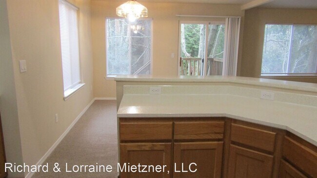 Building Photo - 4 br, 2.5 bath House - 5403 13th Ave W