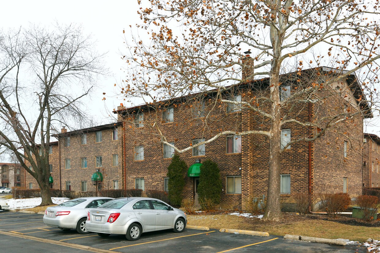 Building Photo - 8123 Waterbury Ct