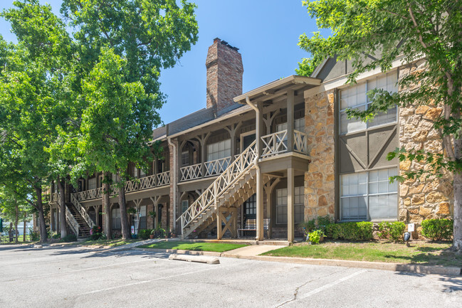 Building Photo - Heatherwood Apartments - A Senior Community