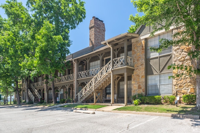 Building Photo - Heatherwood Apartments