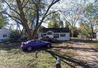 Building Photo - 34 Parkdale