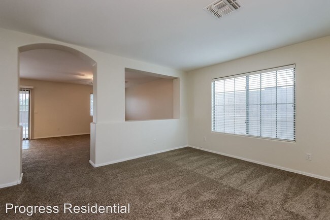 Foto del edificio - 22834 N 24th St