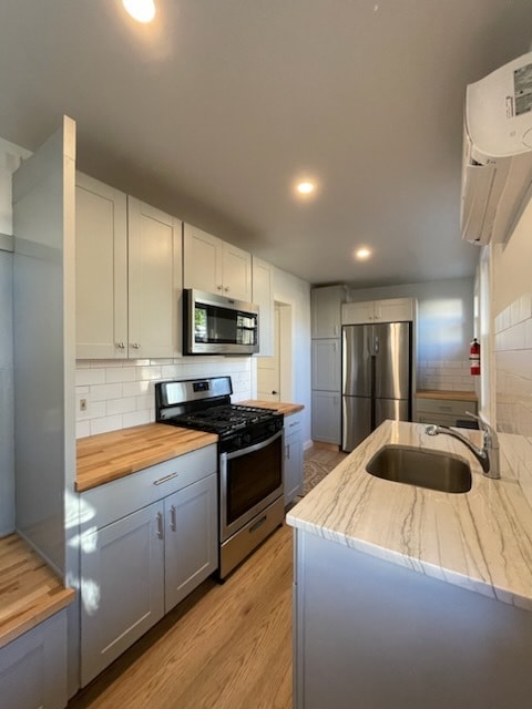 kitchen - 348 N Pennsylvania Ave