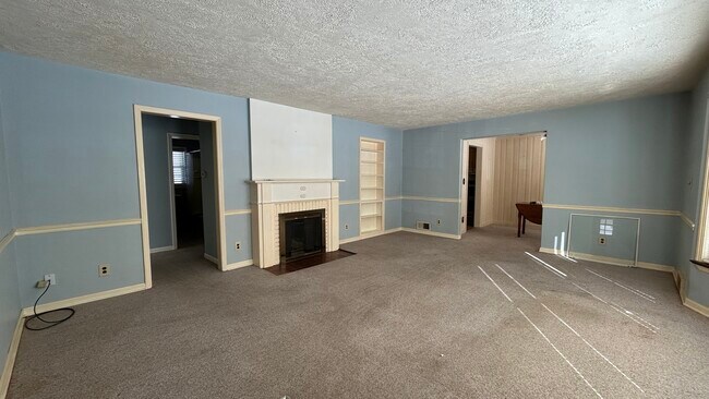 Foto del edificio - 100 Ansel Rd