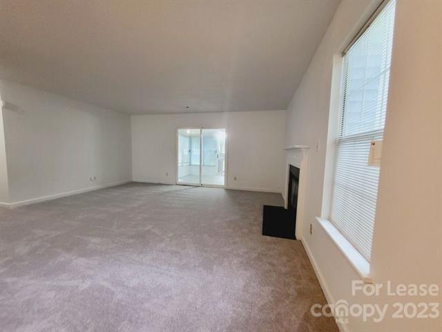 Foto del edificio - 6635 Elgywood Ln