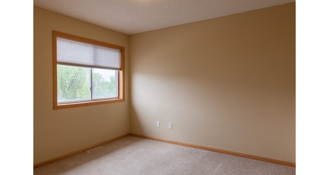 Building Photo - 128 Tanager Path
