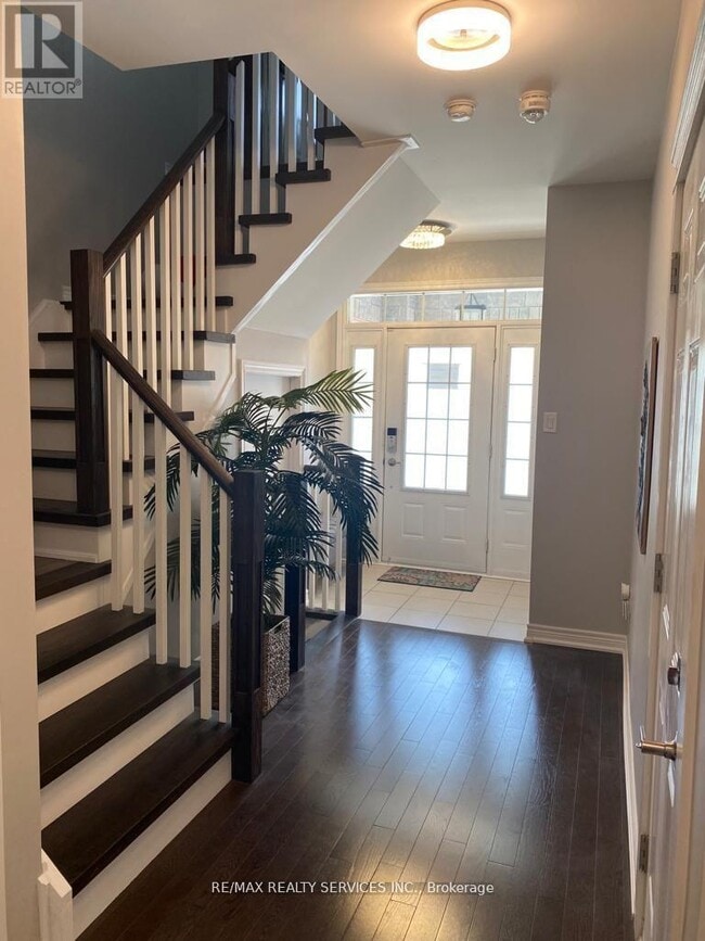 Building Photo - 58 Promenade Dr