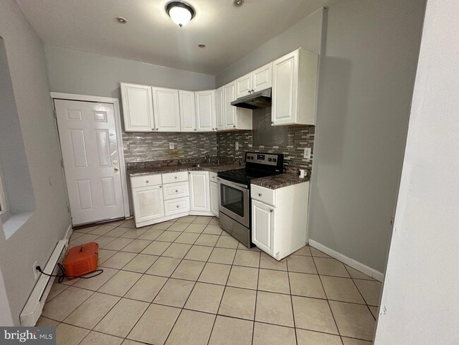 Building Photo - 4947 Hoopes St