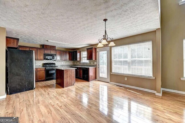 Foto del edificio - 670 Roxford Ln NE