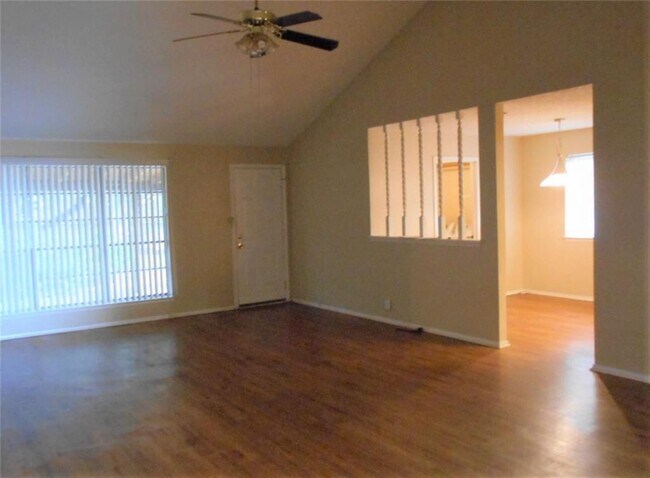 Foto del edificio - 4008 Balcones Woods Dr