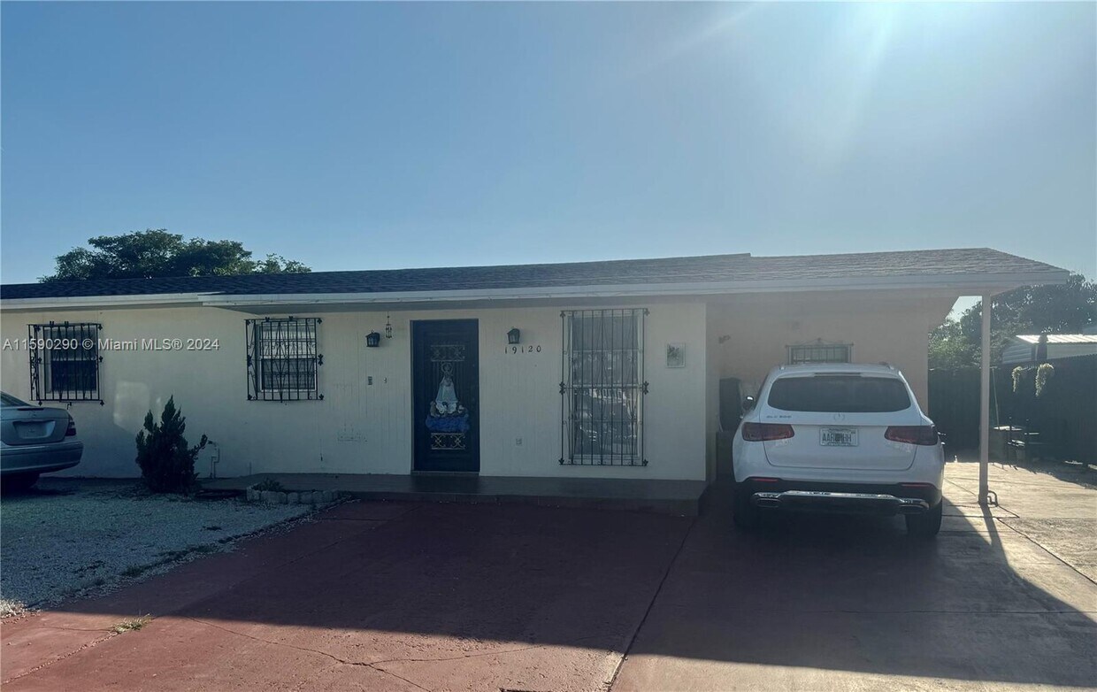 Primary Photo - 19120 NW 51st Ave
