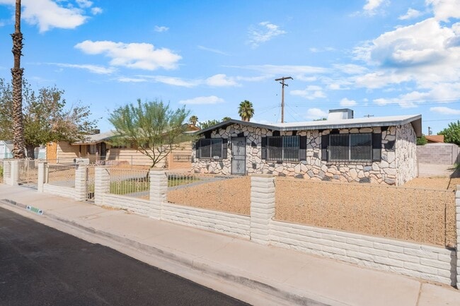 Building Photo - Full remodeled and upgraded 3-bedroom home situated on a spacious lot!