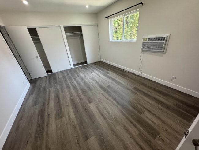 Foto del edificio - 7730 Lexington Ave