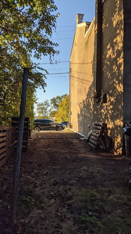Driveway with off street parking - 234 Conshohocken Rd