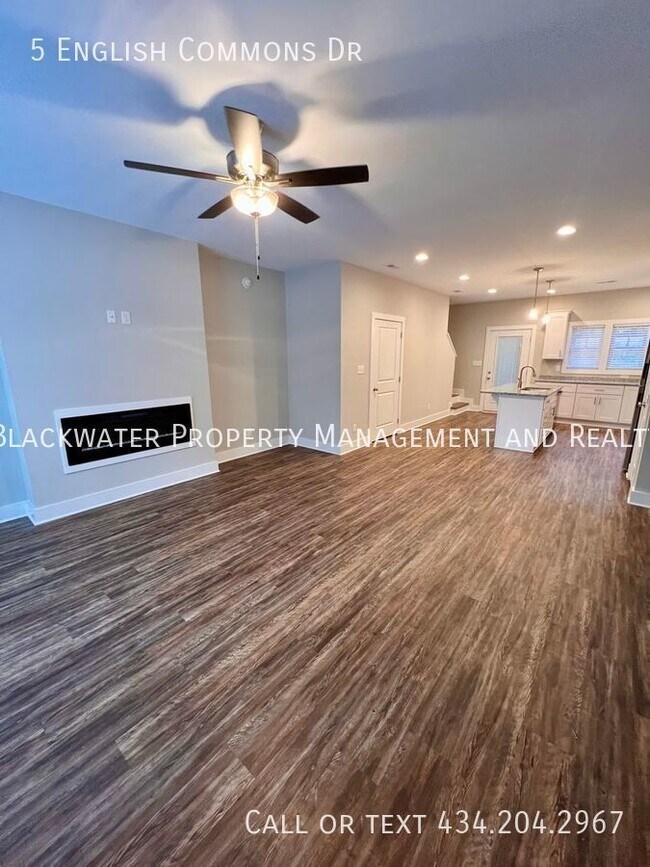 Building Photo - Act Fast! 2 Bedroom in English Commons!