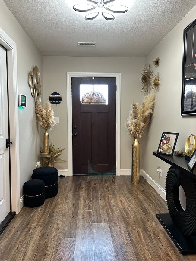Building Photo - Newly Built, Beautiful Home!