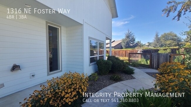 Building Photo - 1316 NE Foster Way