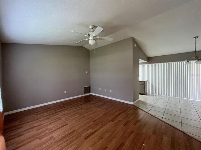 Foto del edificio - 18171 Edgewater Dr