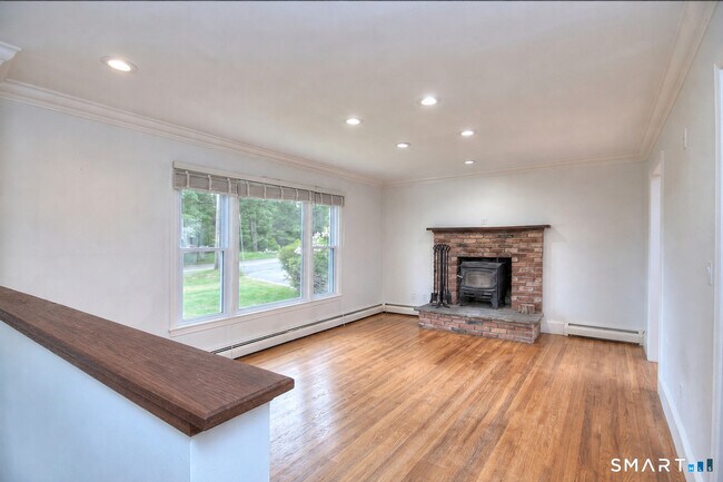 Building Photo - 350 Bennetts Farm Rd