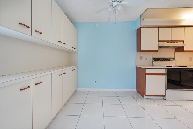 Foto del edificio - 10204 Mangrove Dr